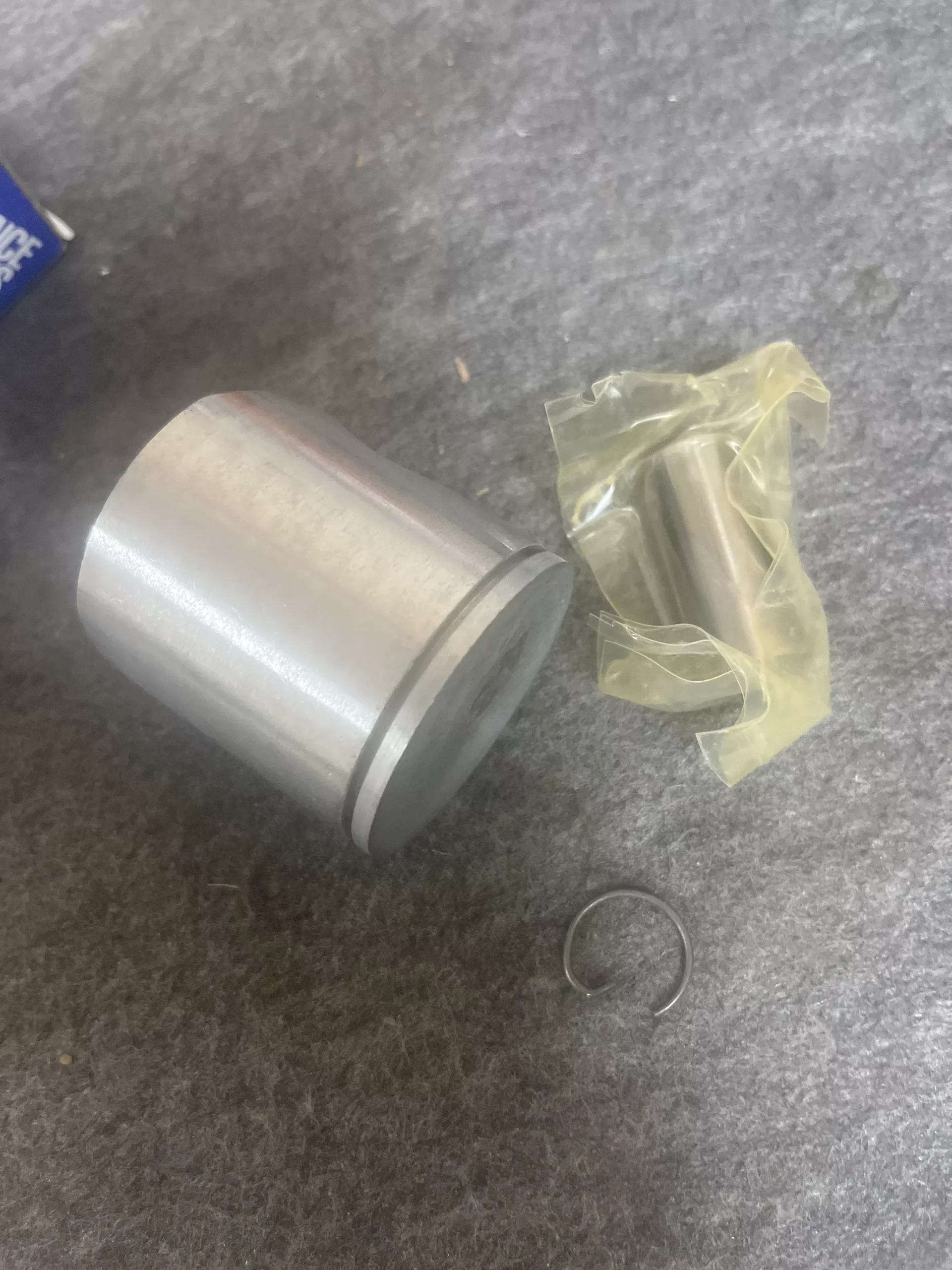 Carrier Transicold 6D43-962 Piston and Pin
